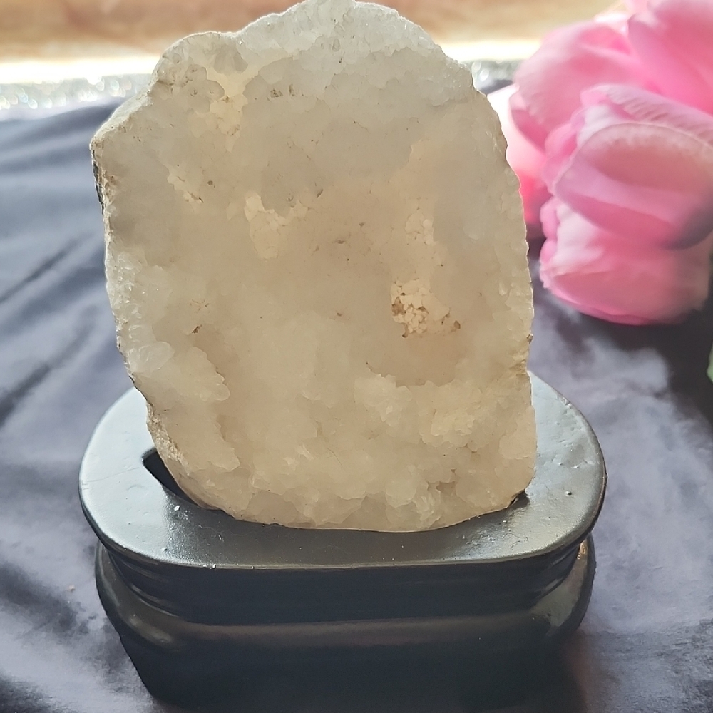 Druzy Quartz Geode +stand